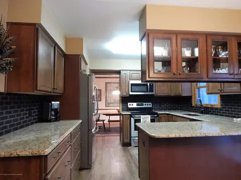 12460 Upton Rd, Bath, MI 48808 photo 7