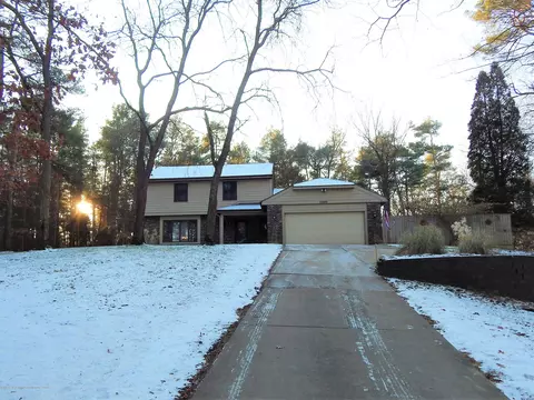 12460 Upton Rd, Bath, MI 48808 photo 1