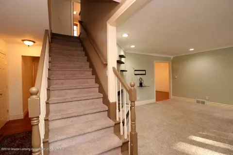 4642 Arrowhead Rd, Okemos, MI 48864 photo 3