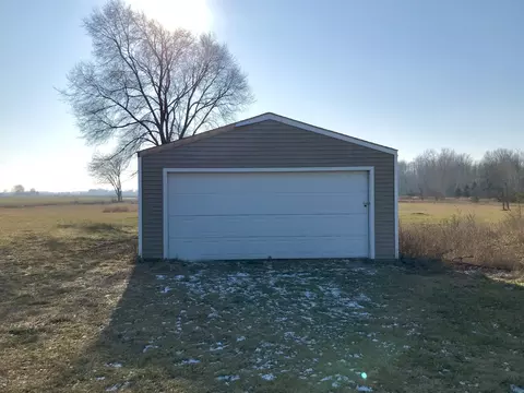11900 E Sidney Rd, Crystal, MI 48818 photo 7
