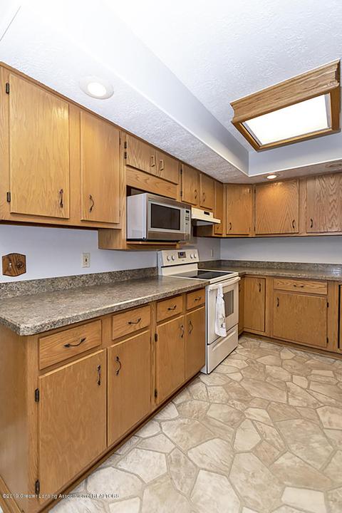 816 W 818 W Main St, Dewitt, MI 48820 photo 10