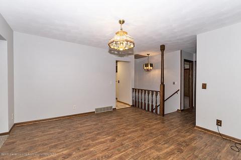 816 W 818 W Main St, Dewitt, MI 48820 photo 4