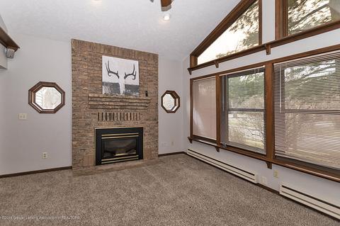 816 W 818 W Main St, Dewitt, MI 48820 photo 2