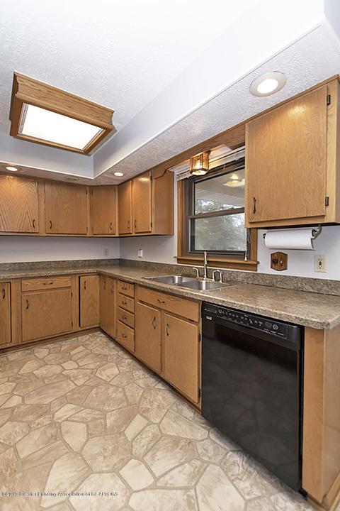 816 W 818 W Main St, Dewitt, MI 48820 photo 9