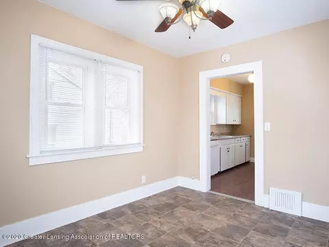 1108 Hapeman St, Lansing, MI 48915 photo 4