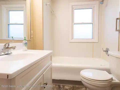 1108 Hapeman St, Lansing, MI 48915 photo 9