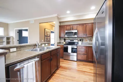 1047 Oakwood, Dewitt, MI 48820 photo 7