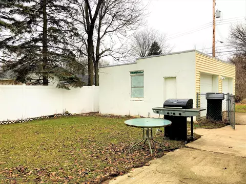 1004 Hapeman St, Lansing, MI 48915 photo 16