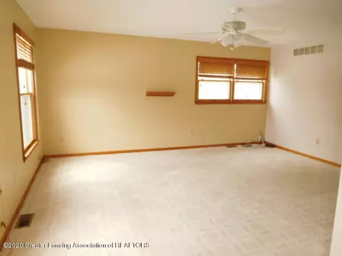903 E Herbison Dr, Dewitt, MI 48820 photo 7