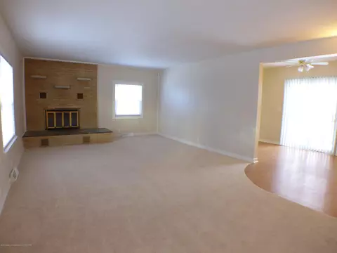 2914 Sheffer Ave, Lansing, MI 48906 photo 4