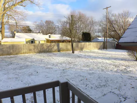 2914 Sheffer Ave, Lansing, MI 48906 photo 2