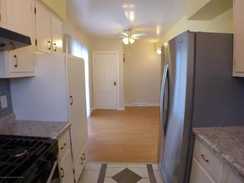 2914 Sheffer Ave, Lansing, MI 48906 photo 9