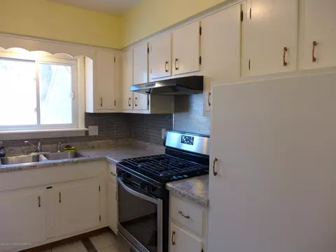 2914 Sheffer Ave, Lansing, MI 48906 photo 8