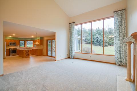 4390 Carmine Ct, Dewitt, MI 48820 photo 4