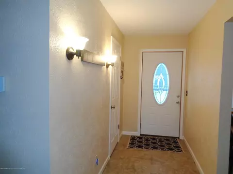 6334 Green Rd, Haslett, MI 48840 photo 2