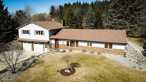 2213 E Hyde Rd, Saint Johns, MI 48879 photo 2