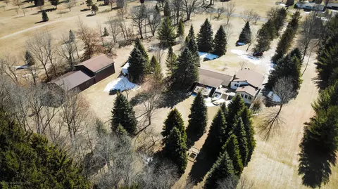 2213 E Hyde Rd, Saint Johns, MI 48879 photo 4