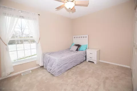 7331 Creekside Dr, Lansing, MI 48917 photo 11