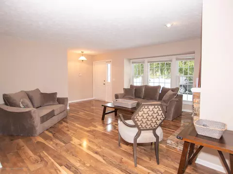 7331 Creekside Dr, Lansing, MI 48917 photo 4