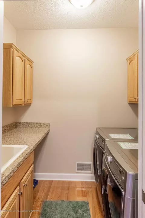 14331 S Kyle Rd, Haslett, MI 48840 photo 21