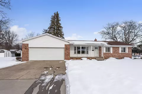608 Circle Dr, Saint Johns, MI 48879 photo 3
