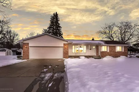 608 Circle Dr, Saint Johns, MI 48879 photo 1