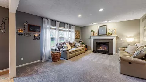 809 Blacksmith Trl, Williamston, MI 48895 photo 7