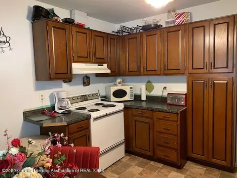 124 E Graham Ave, Lansing, MI 48910 photo 3