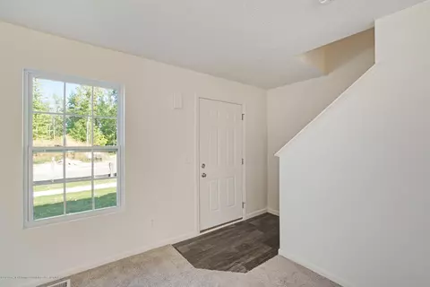 236 Noleigh Ln, Dewitt, MI 48820 photo 2