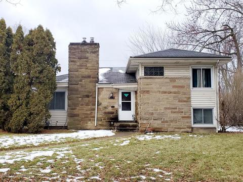 620 Everett Dr, Lansing, MI 48915 photo 2