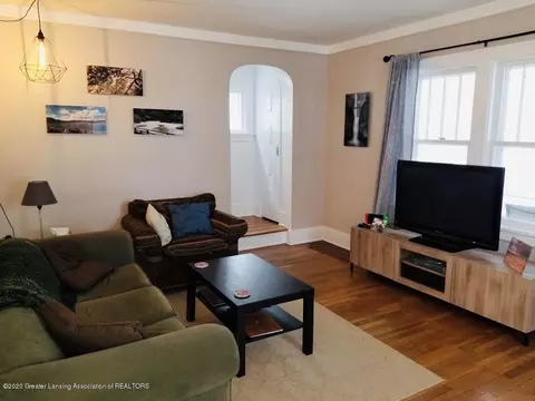 1019 Smith Ave, Lansing, MI 48910 photo 4