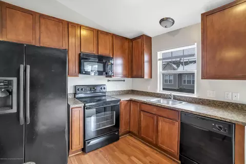 257 Wright St, Wixom, MI 48393 photo 9