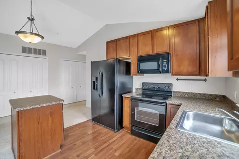 257 Wright St, Wixom, MI 48393 photo 10
