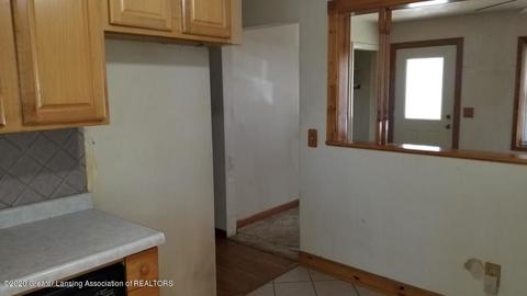 1024 Barr Ave, Lansing, MI 48911 photo 12