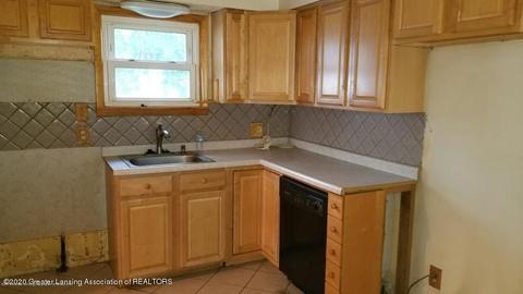 1024 Barr Ave, Lansing, MI 48911 photo 9