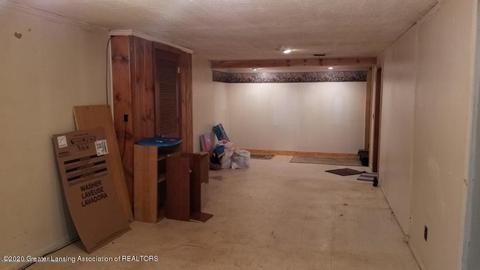 1024 Barr Ave, Lansing, MI 48911 photo 14