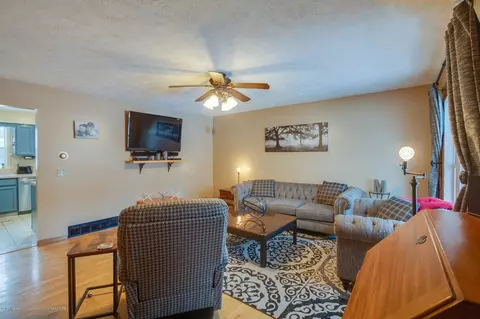 1205 Redpole Dr, Dewitt, MI 48820 photo 2