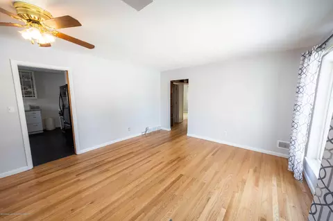 924 Fitting Ave, Lansing, MI 48917 photo 3