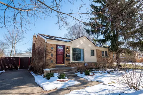 924 Fitting Ave, Lansing, MI 48917 photo 1