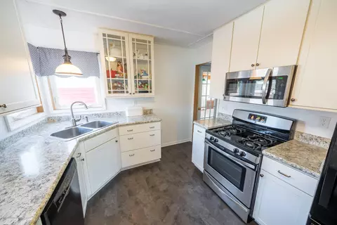 924 Fitting Ave, Lansing, MI 48917 photo 13