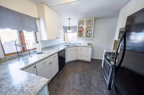 924 Fitting Ave, Lansing, MI 48917 photo 12