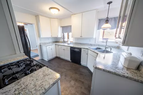 924 Fitting Ave, Lansing, MI 48917 photo 11