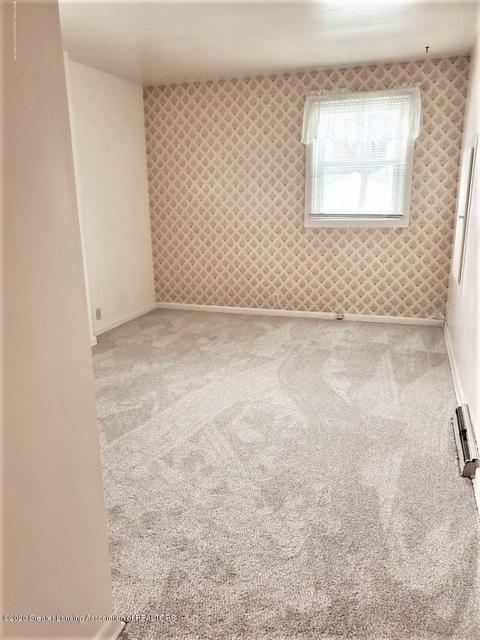 553 E Cavanaugh Rd, Lansing, MI 48910 photo 17