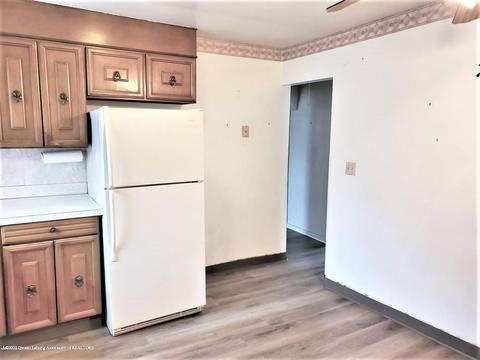 553 E Cavanaugh Rd, Lansing, MI 48910 photo 10