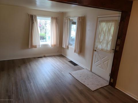 553 E Cavanaugh Rd, Lansing, MI 48910 photo 7