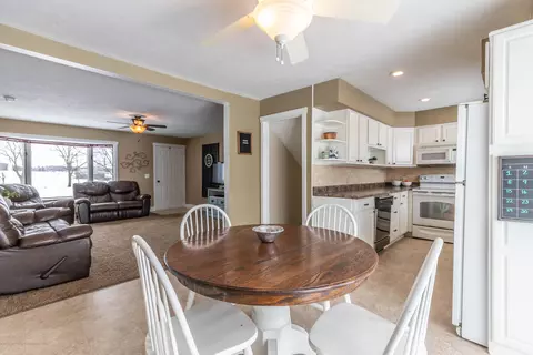 5870 W Chadwick Rd, Dewitt, MI 48820 photo 7