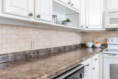 5870 W Chadwick Rd, Dewitt, MI 48820 photo 11