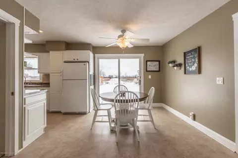 5870 W Chadwick Rd, Dewitt, MI 48820 photo 8