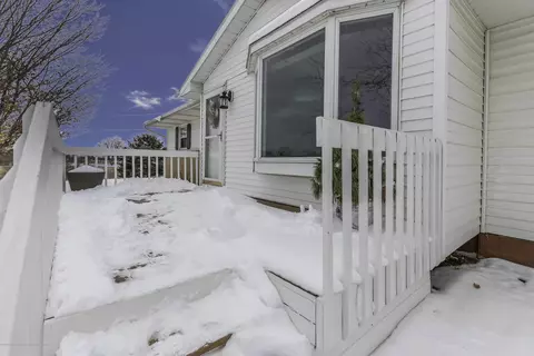 5870 W Chadwick Rd, Dewitt, MI 48820 photo 3