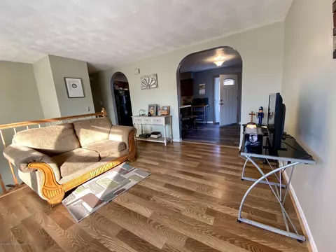 409 Jade Dr, Lansing, MI 48917 photo 10